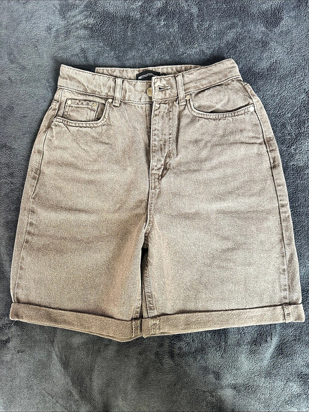 PrettyLittleThing High Waist Denim Mom Shorts Brown Size 4